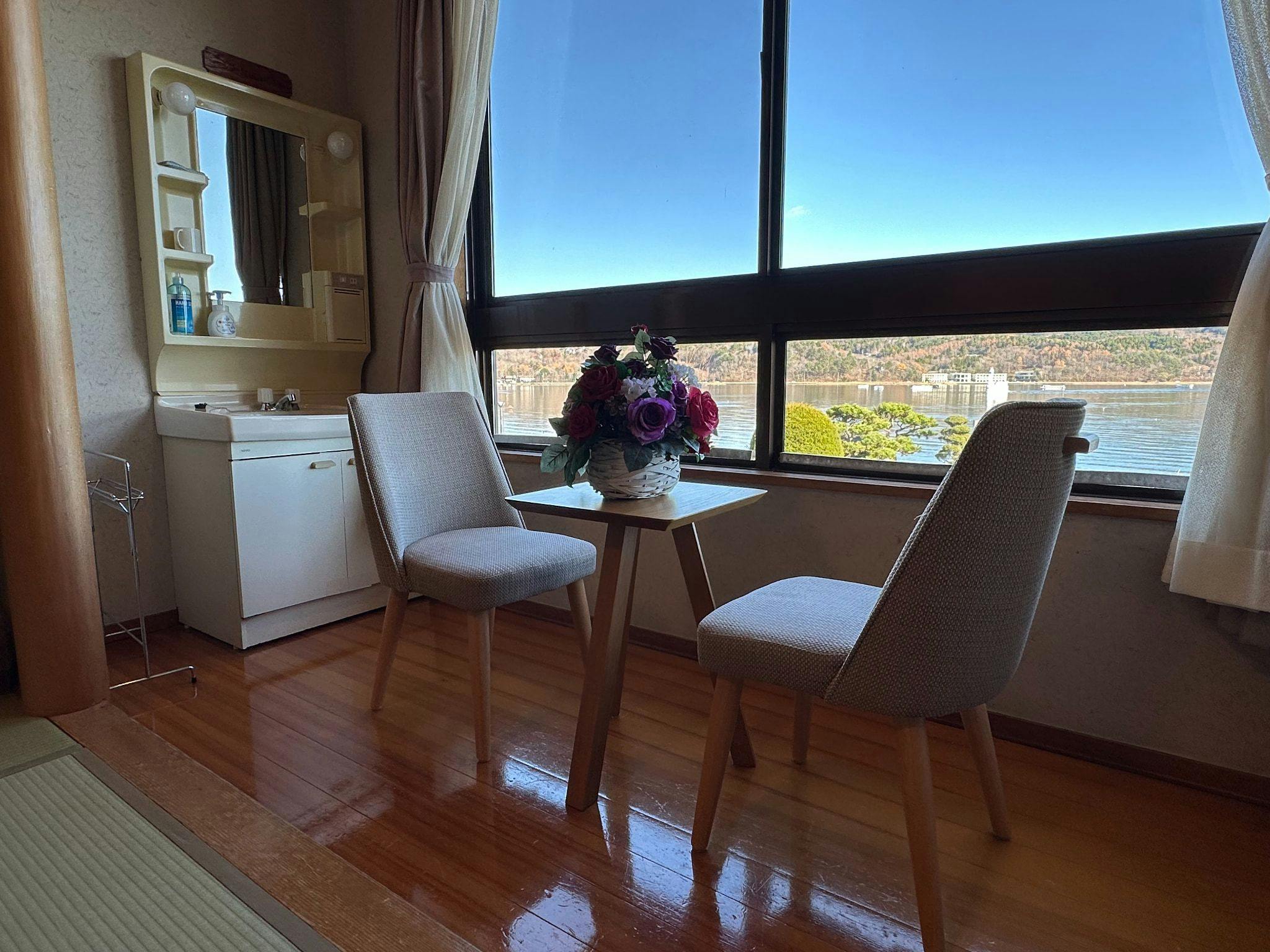 Kamar Gaya Jepang dengan Pemandangan Danau Yamanaka, Kamar Mandi/Toilet Bersama [Bebas Rokok]