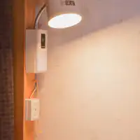 โคมไฟอ่านหนังสือในห้องพักรวม