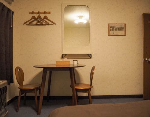 シングルベッド2台のお部屋のランプ