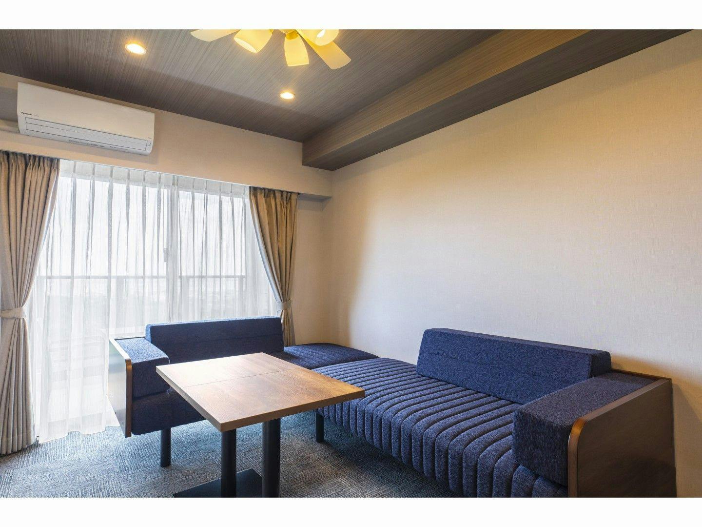 YENN_S MARINA inn. RYCOM