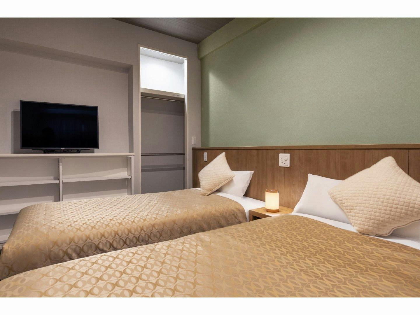 YENN_S MARINA inn. RYCOM