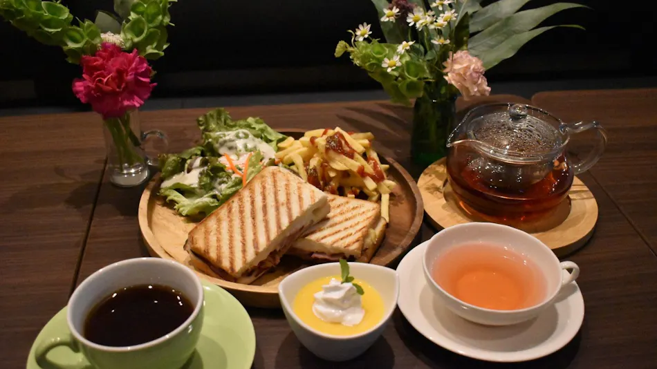 YENN_S MARINA inn. RYCOM