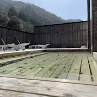 Kolam mandi air panas terbuka