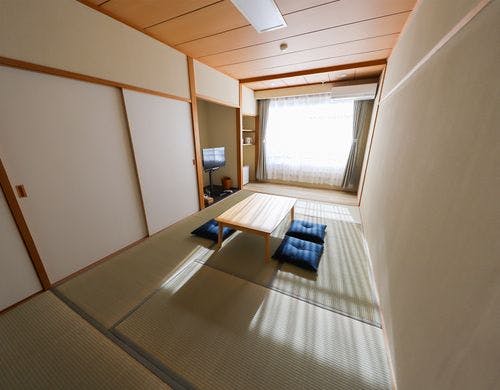 窓からの景色も季節により彩りが変化。