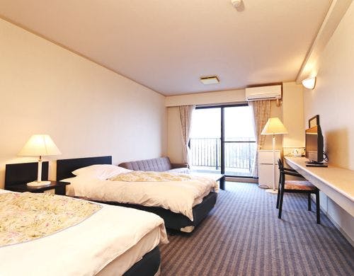 【湖側】洋室ツイン