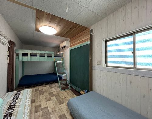 SKYコテージ◇大きな黒板がある客室です*