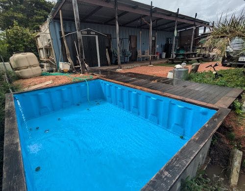 Seaコテージの外観と専用プールです。