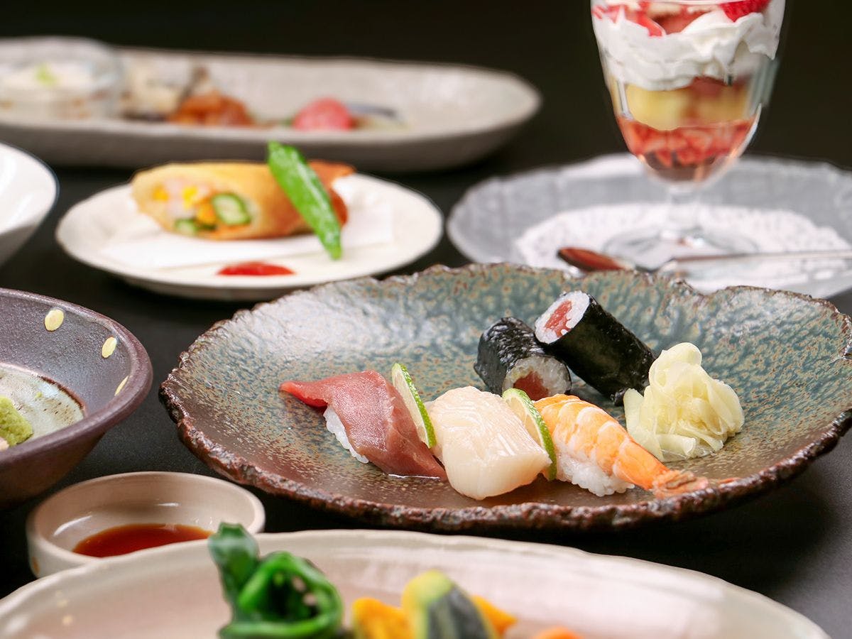 #ตัวอย่างอาหารเย็น คอร์สเต็มรูปแบบผสมผสานญี่ปุ่นและตะวันตก