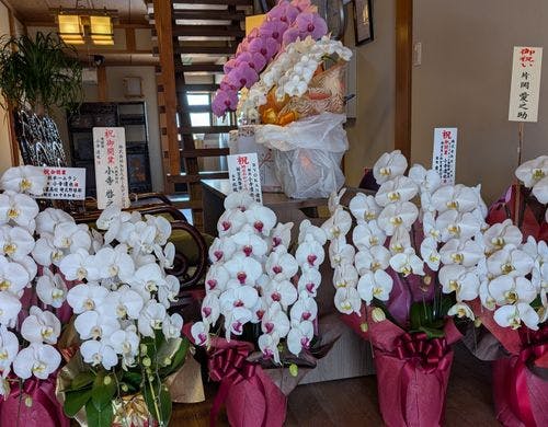 御祝いのロビーお花