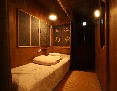 【男女別ドミトリー】