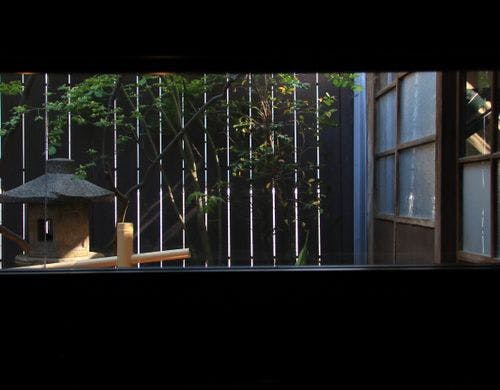 【群青の間】外の庭の風景