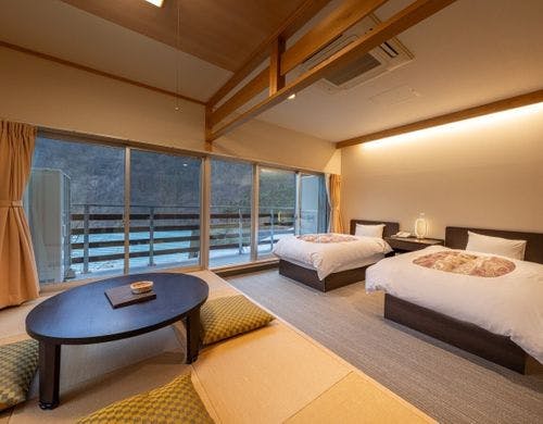 【和洋室】季節ごとに色鮮やかな景色を