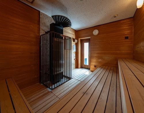 【低温サウナ】