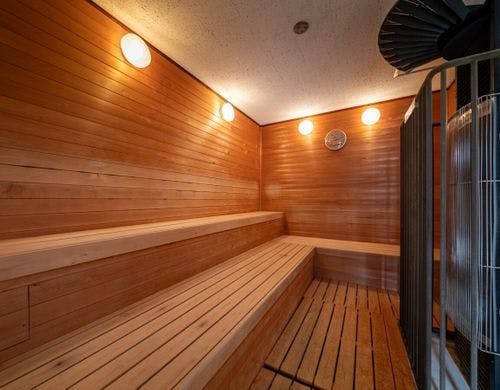 【低温サウナ】
