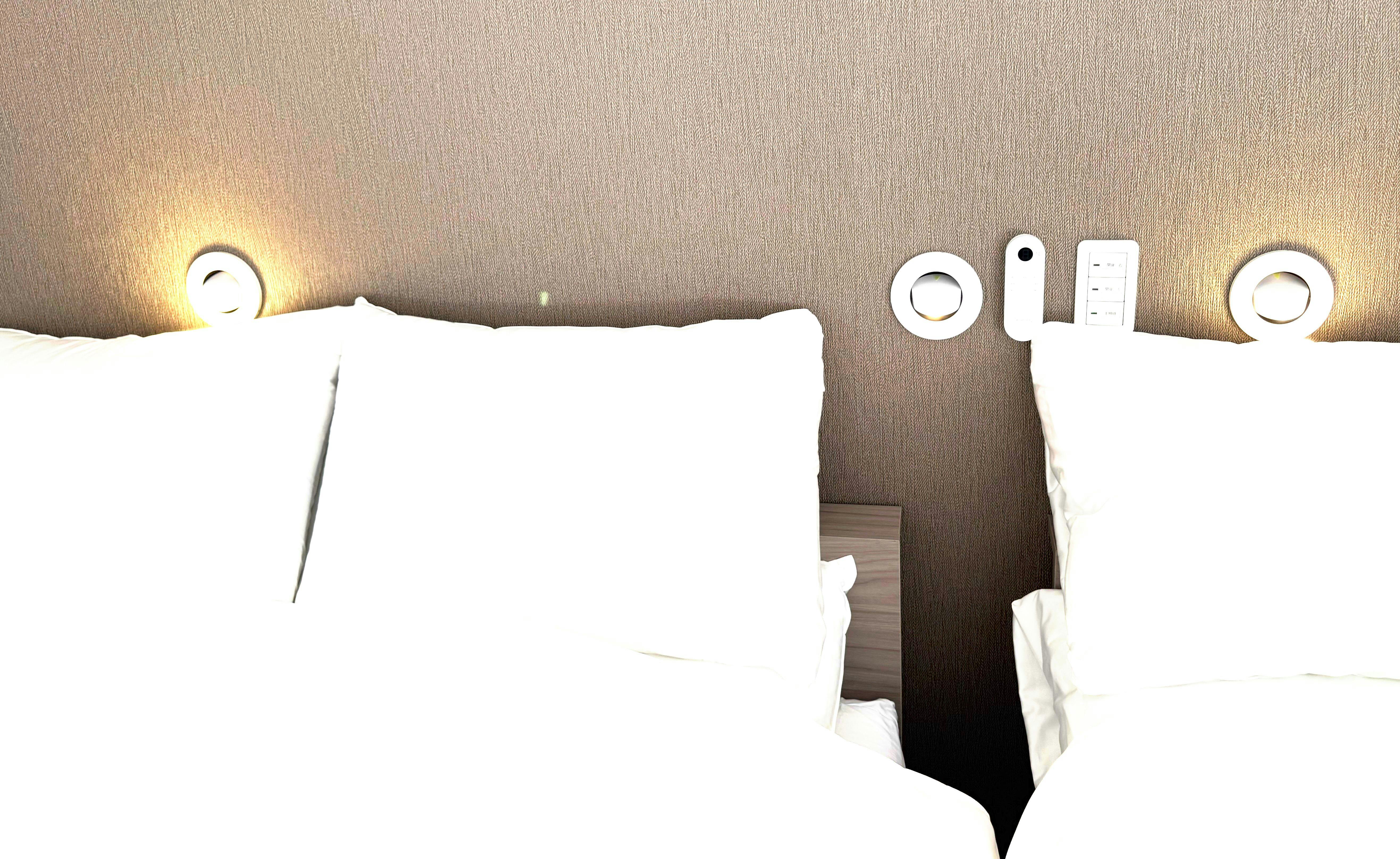 โต๊ะข้างเตียง