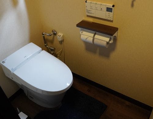 ウォシュレット付きトイレ
