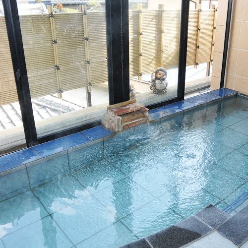 ＜ออนเซ็นส่วนกลาง: เก็นโย＞