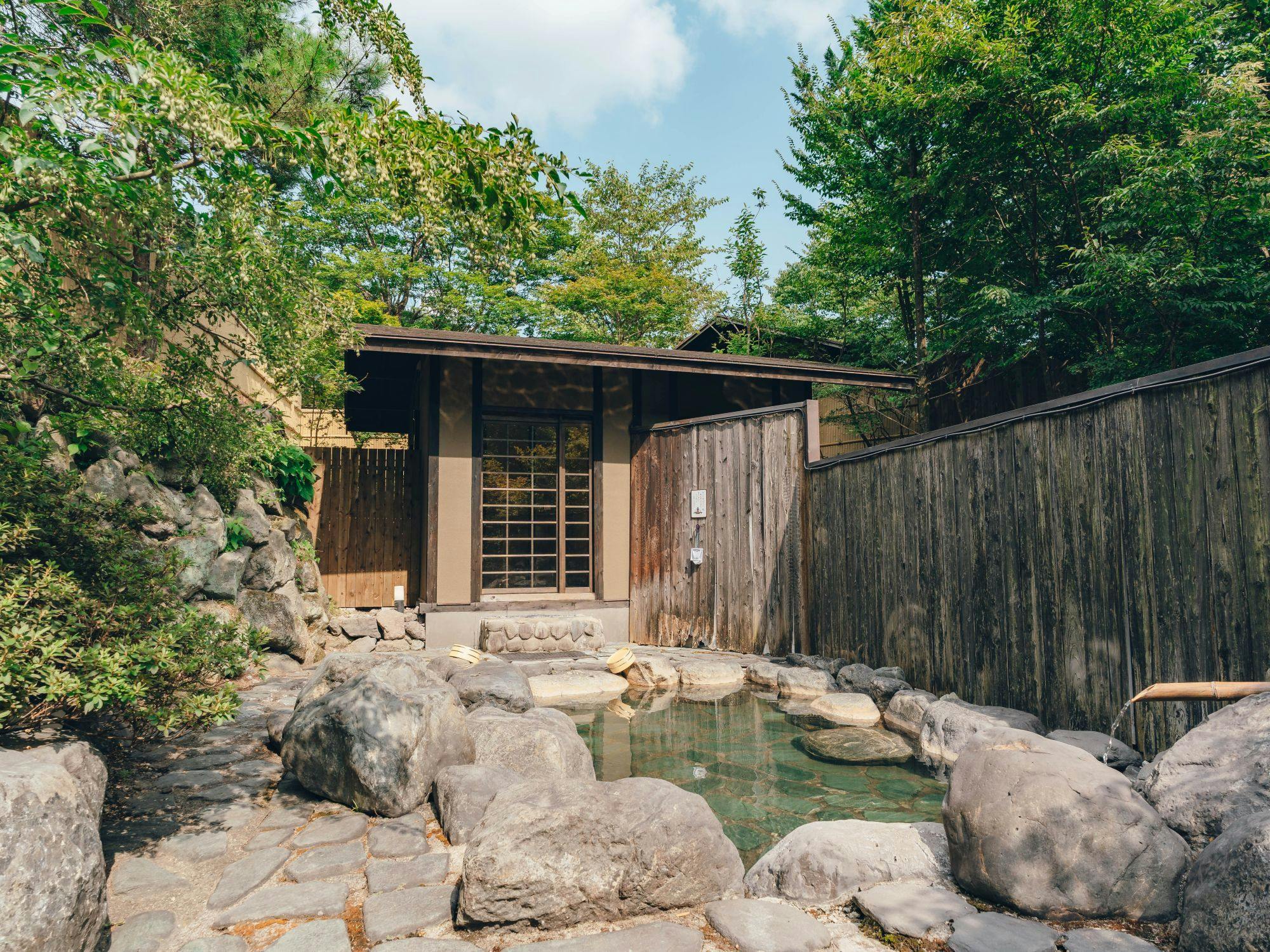 ออนเซ็นกลางแจ้ง【ยามะเคะโนะยุ】