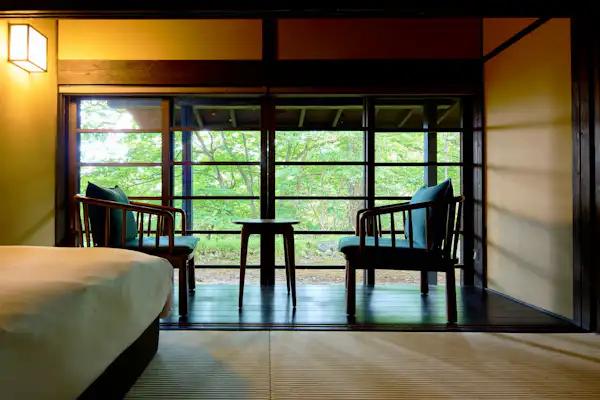 ห้องพักพิเศษแบบญี่ปุ่นพร้อมอ่างอาบน้ำกึ่งกลางแจ้งสำหรับสัตว์เลี้ยง (แยกส่วนตัว) เตียงคู่