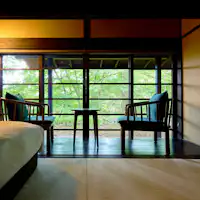 ห้องพักพิเศษแบบญี่ปุ่นพร้อมอ่างอาบน้ำกึ่งกลางแจ้งสำหรับสัตว์เลี้ยง (แยกส่วนตัว) เตียงคู่