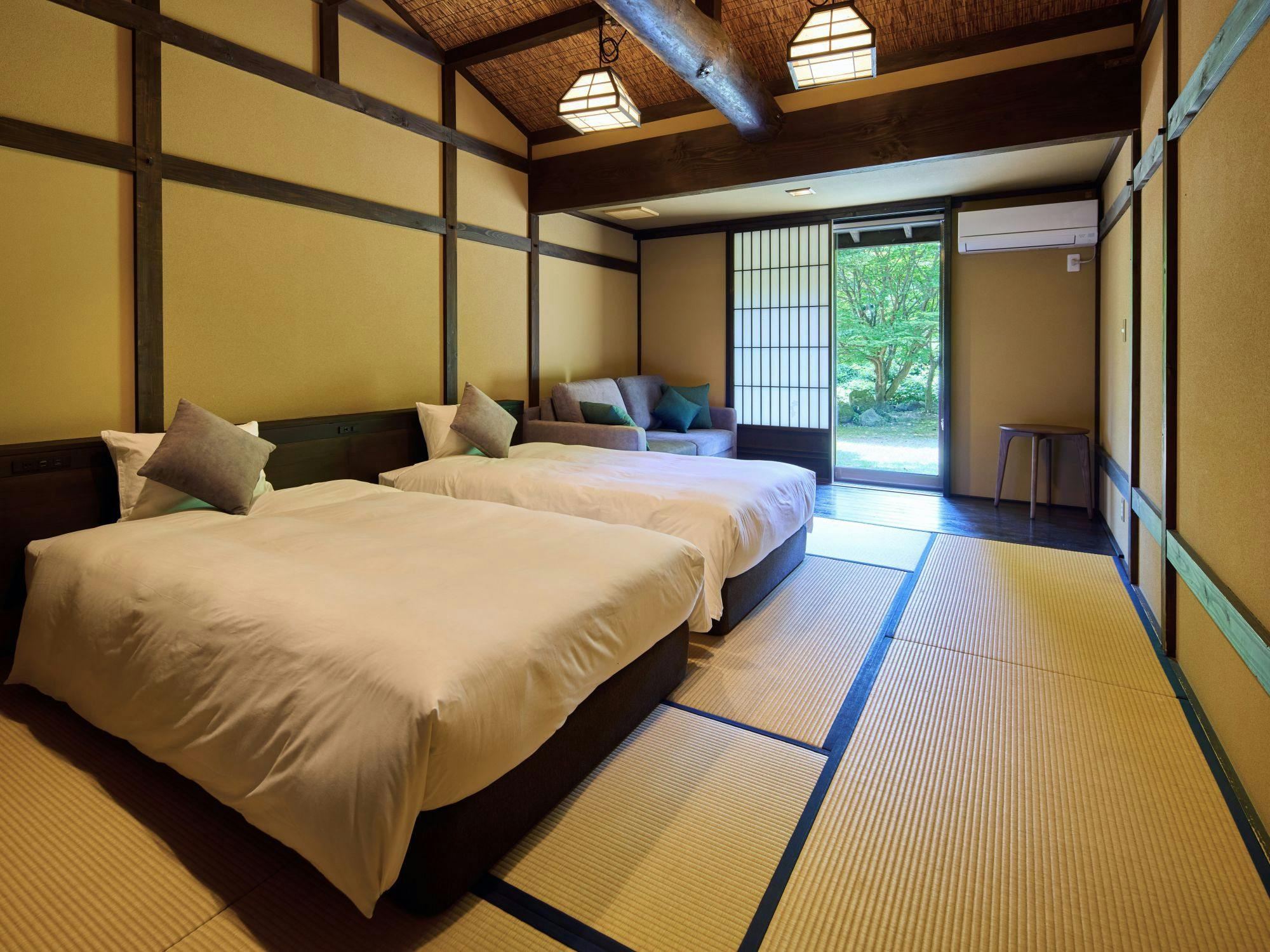 Traditional Japanese Retreat with Your Beloved Dog - Akagi Mountain - Natsukashi