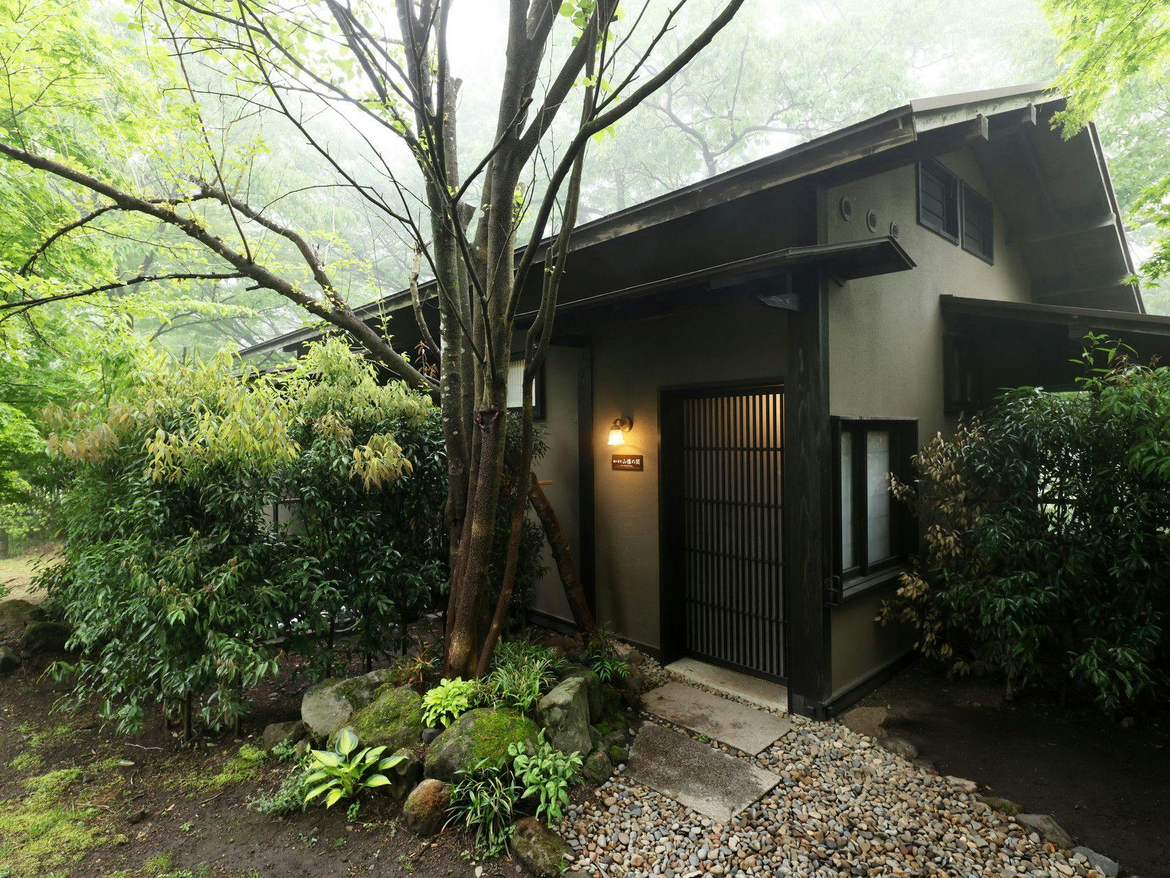 Traditional Japanese Retreat with Your Beloved Dog - Akagi Mountain - Natsukashi