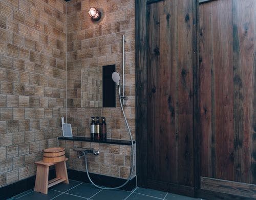 【デラックス和室】半露天風呂 洗い場