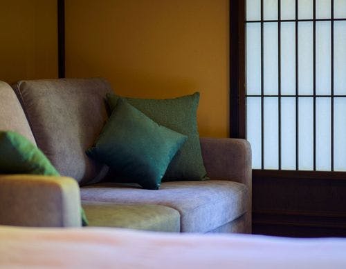 【スーペリア和室】ゆったりとしたソファ