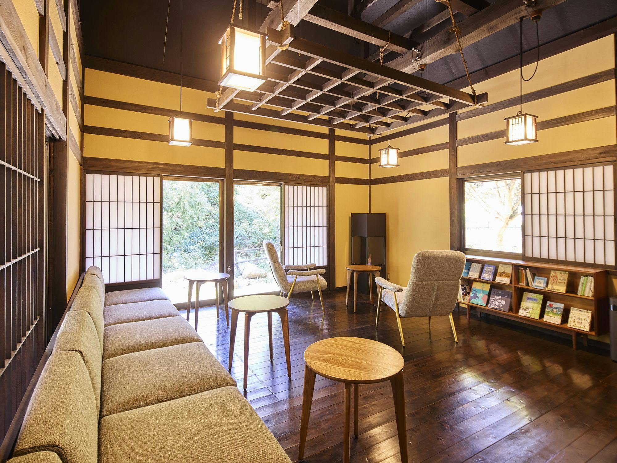 Traditional Japanese Retreat with Your Beloved Dog - Akagi Mountain - Natsukashi