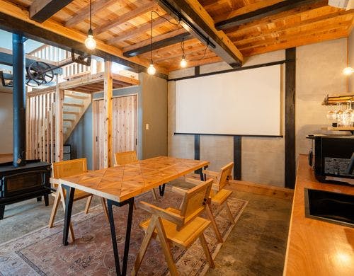 別館　リビングダイニング