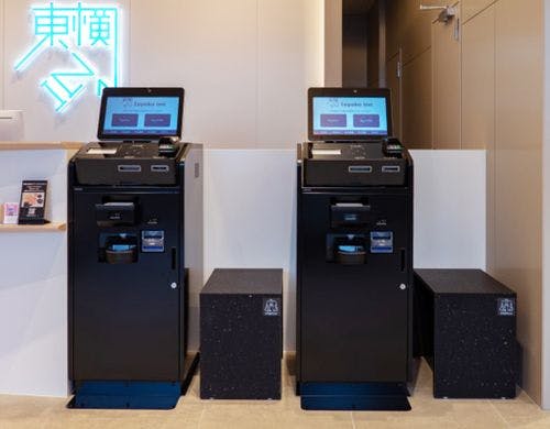 自動チェックイン機