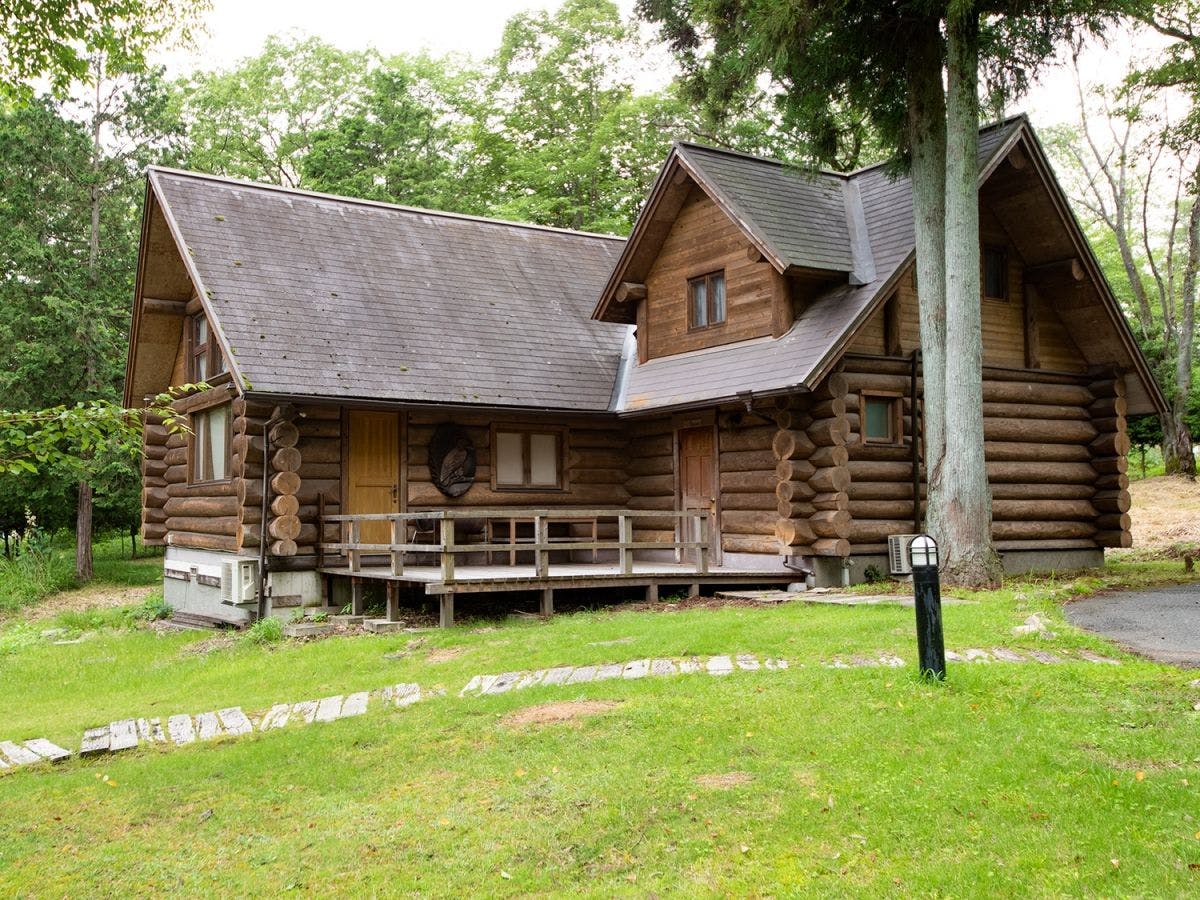 *บ้านไม้ล็อก【อีเกิ้ล】ภายนอก