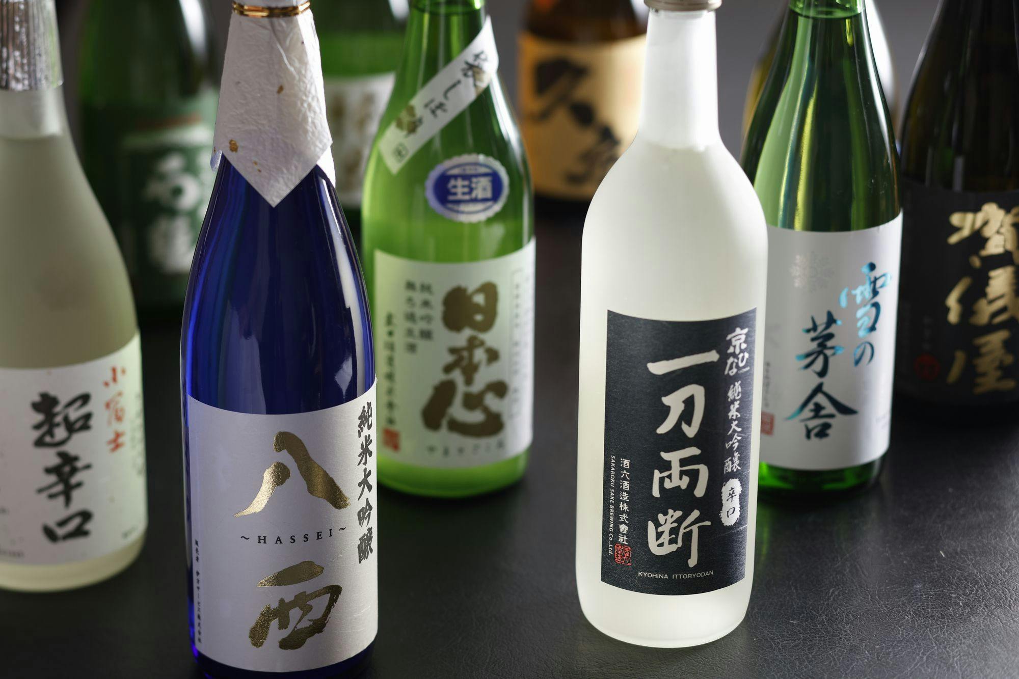 เรามีสาเกท้องถิ่นหลากหลายชนิดไว้ให้บริการ