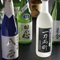 เรามีสาเกท้องถิ่นหลากหลายชนิดไว้ให้บริการ