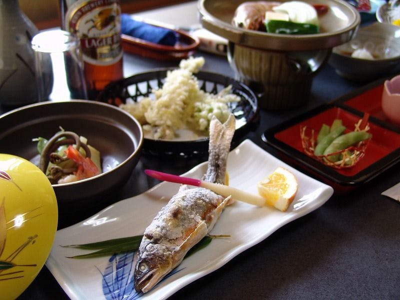 ปลาสดธรรมชาติจากแม่น้ำคุมาโนะ