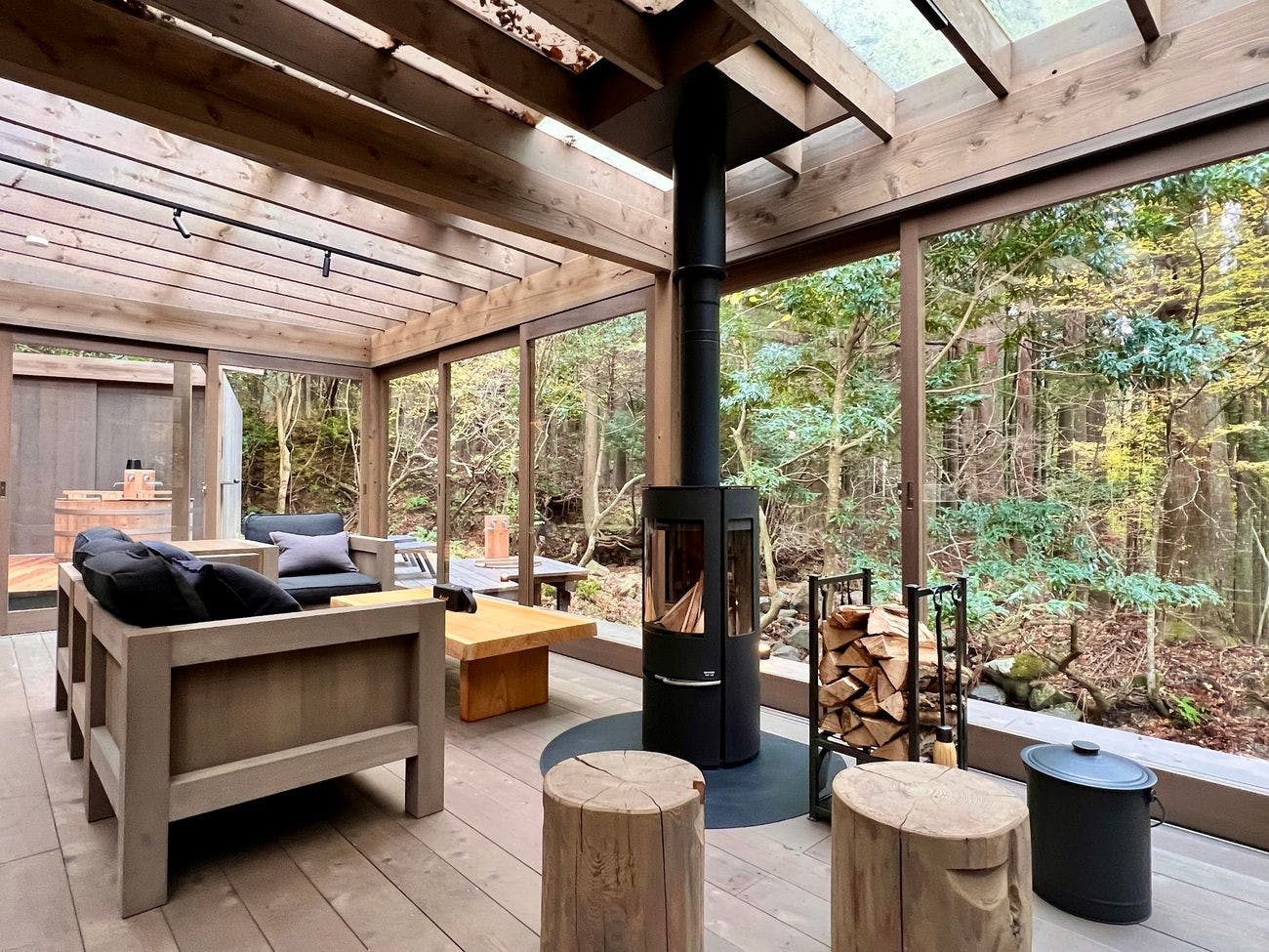 Tiny Base The MOUNTAiN