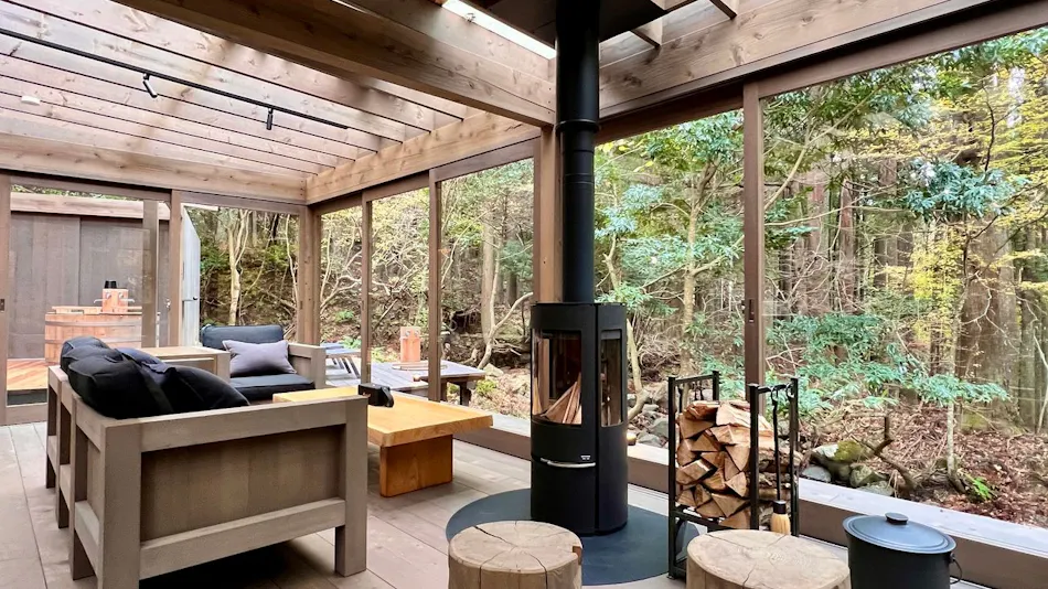 Tiny Base The MOUNTAiN