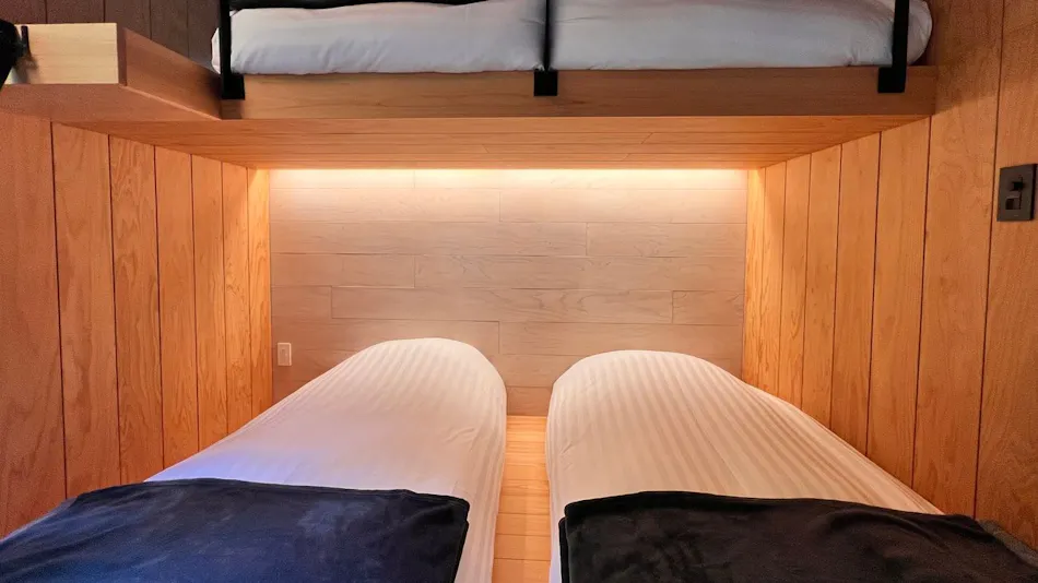 Tiny Base The MOUNTAiN