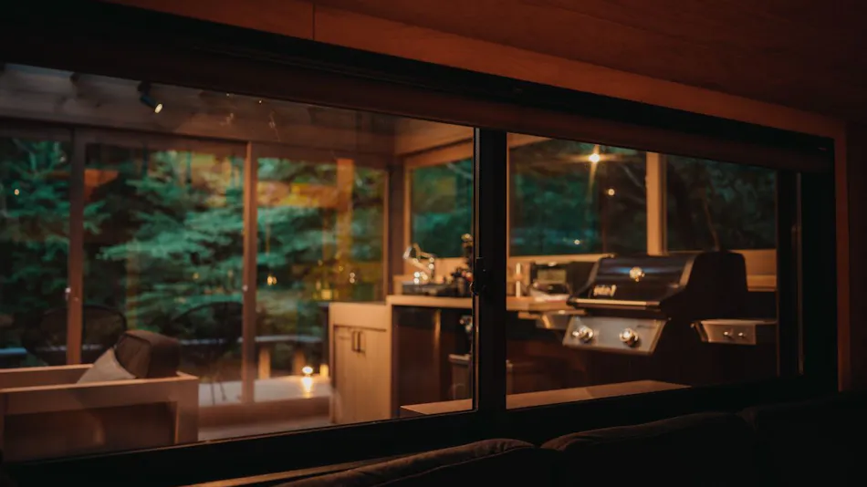 Tiny Base The MOUNTAiN