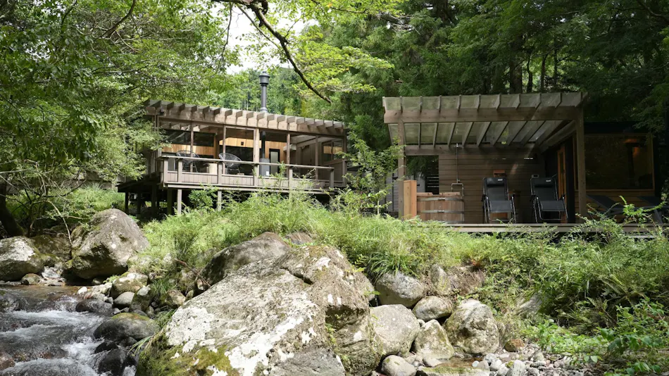 Tiny Base The MOUNTAiN