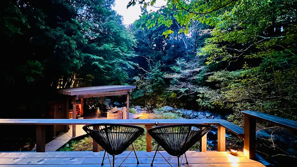 Tiny Base The MOUNTAiN