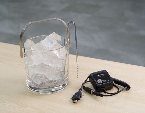【貸出備品】アイスペール・スマホ充電器