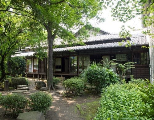 【夏目漱石内坪井旧居】