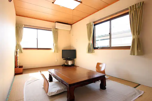 Japanese-style room (6 tatami mats)