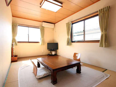 Japanese-style room (6 tatami mats)