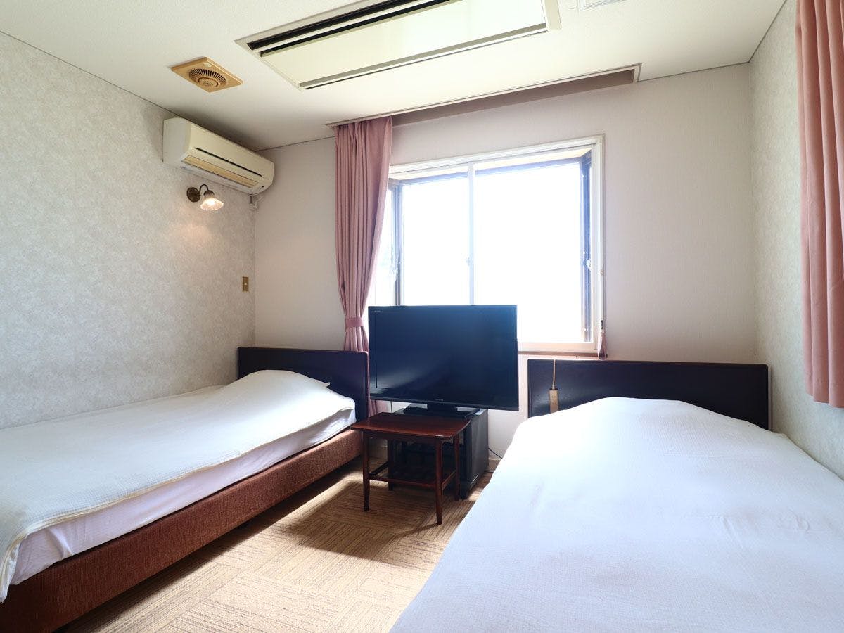 ห้องพัก■ห้องทวินพร้อมห้องน้ำยูนิต (ห้อง 227)*