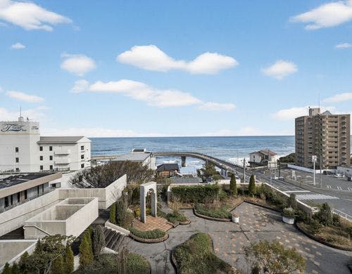 【中庭】3階に広がる開放的なスカイテラス