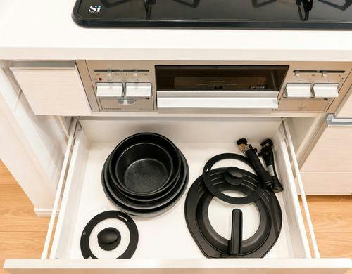 自炊に便利な調理器具を完備