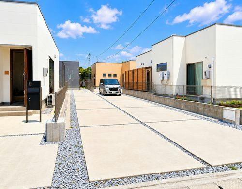 グループ利用にも便利な駐車場完備の貸切宿