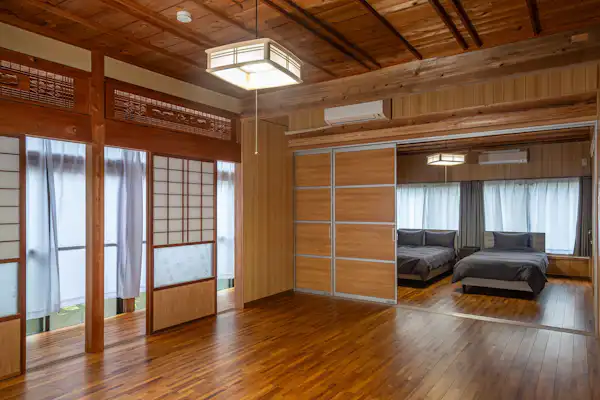 ห้องสไตล์ตะวันตกกว้างขวาง